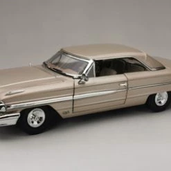 1964 Ford Galaxie 500/XL Hardtop, Chantilly Beige/Tan - Sun Star 1436 - 1/18 Scale Diecast Car