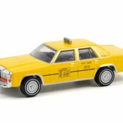 1991 Ford LTD Crown Victoria NYC Taxi, Yellow - Greenlight 30290/48 - 1/64 Scale Diecast Car