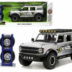 2021 Ford Bronco With Extra Wheels, Gray Metallic - Jada Toys 33852 - 1/24 Scale Diecast Car