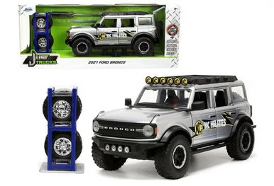 2021 Ford Bronco With Extra Wheels, Gray Metallic - Jada Toys 33852 - 1/24 Scale Diecast Car