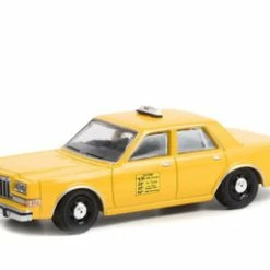 1984 Dodge Diplomat, Thelma & Louise  - Greenlight 44945F/48 - 1/64 Scale Diecast Model Toy Car