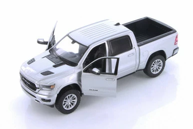 2019 Dodge Ram 1500 Crew Cab Laramie Pickup Truck, Silver - Showcasts 79357SV - 1/24 Diecast Car